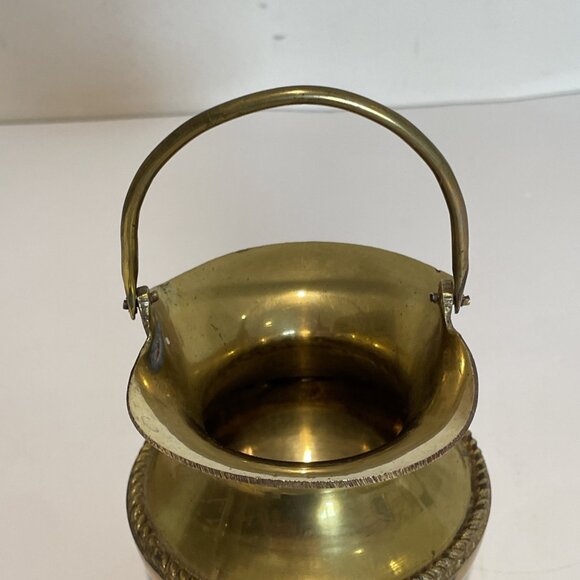 Vintage Solid Brass Vase Basket Rope Twist Accent Hinged Handle Made In India - Picture 3 of 11